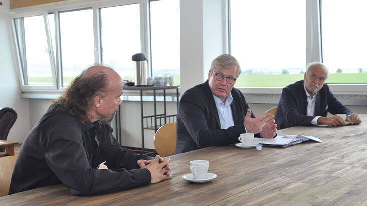 Dr. Bernd Althusmann, Niedersächsischer Minister für Wirtschaft, Arbeit, Verkehr und Digitalisierung, zu Besuch bei Pan Acoustics