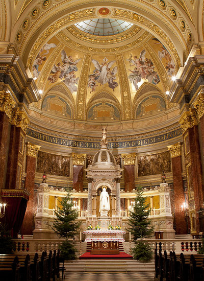 St. Stephen's Basilica in Budapest with speakers with Beam Steering Technology in desired color