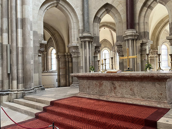 Pan Acoustics loudspeaker with Beam Steering in Magdeburg Cathedral