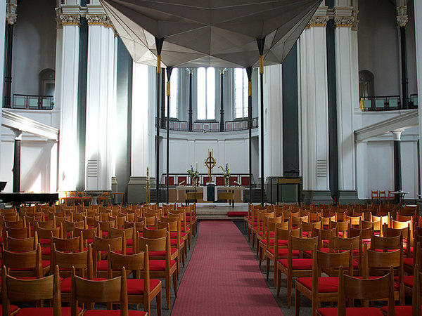 St.-Thomas-Kirche Berlin mit Pan 2-Line
