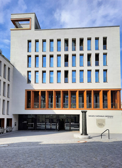 Neues Rathaus Bernau bei Berlin mit aktiven Lautsprechern aus der Pan Beam Serie mit Beam Steering
