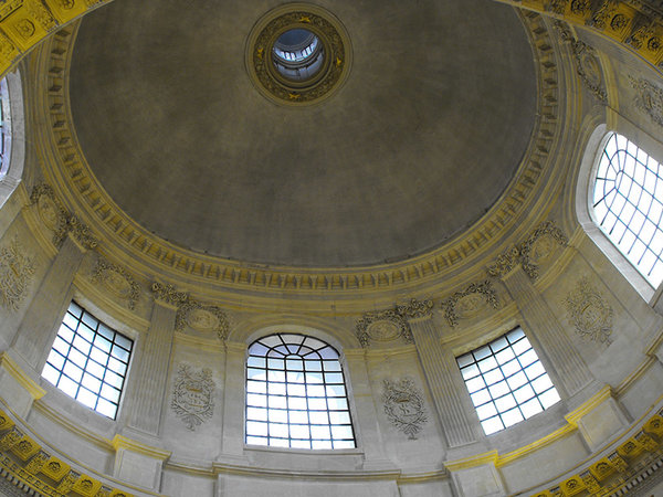 Installation in the Academie francaise with loudspeakers from the Pan Beam series with beam steering technology