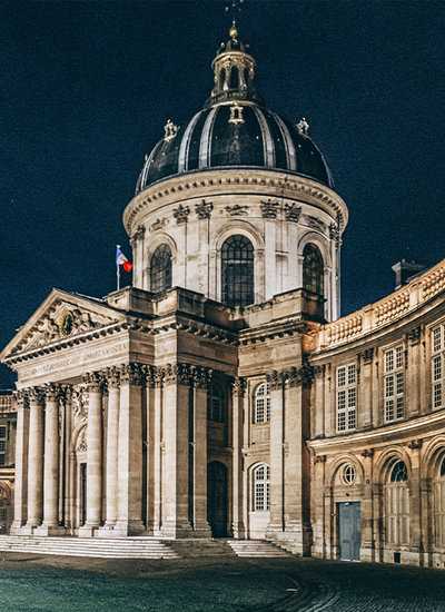 Installation in the Academie francaise with loudspeakers from the Pan Beam series with beam steering technology