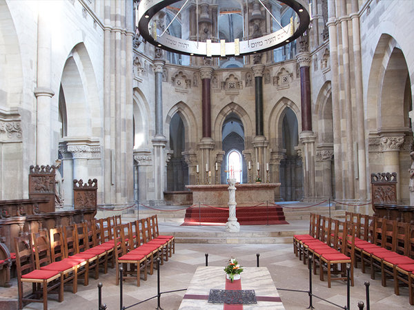 Pan Acoustics loudspeaker with Beam Steering in Magdeburg Cathedral