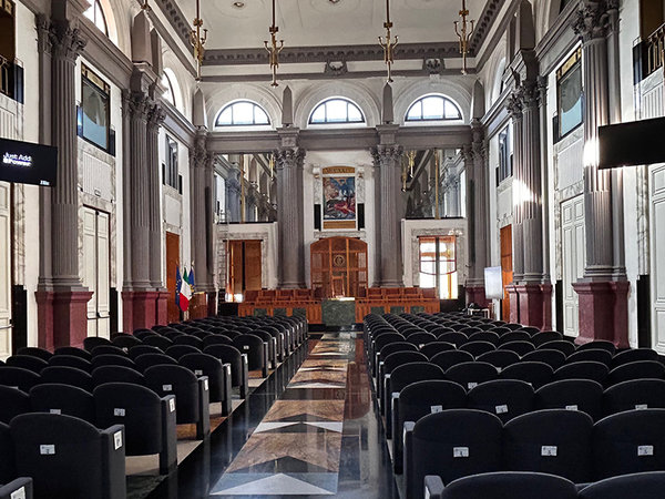 Aula Magna University of Naples with sound reinforcement from the Pan Beam series